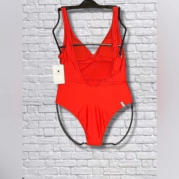 Body Glove Women's Standard Pam V-Neck One-Piece Swimsuit - Picture 3 of 6